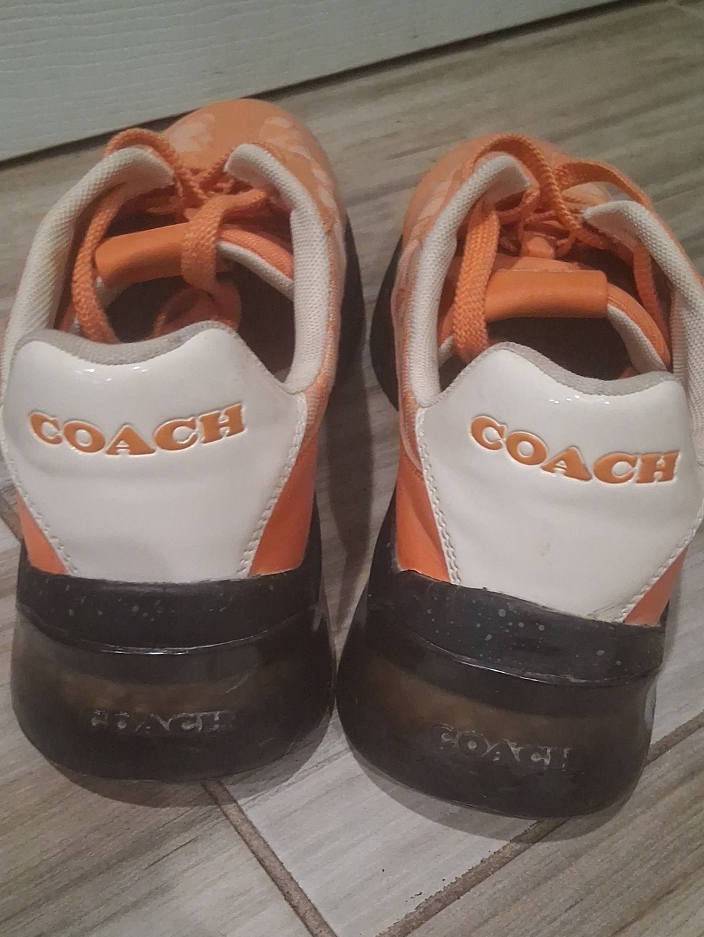 Coach - Picture 4 of 5